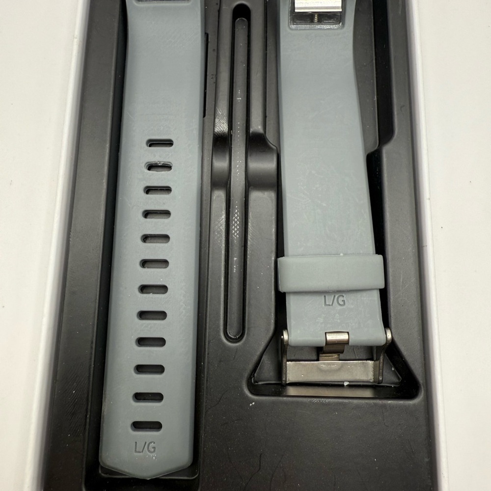 Fitbit Charge 2 tracker Grey Watch Band Size Large - Picture 3 of 6